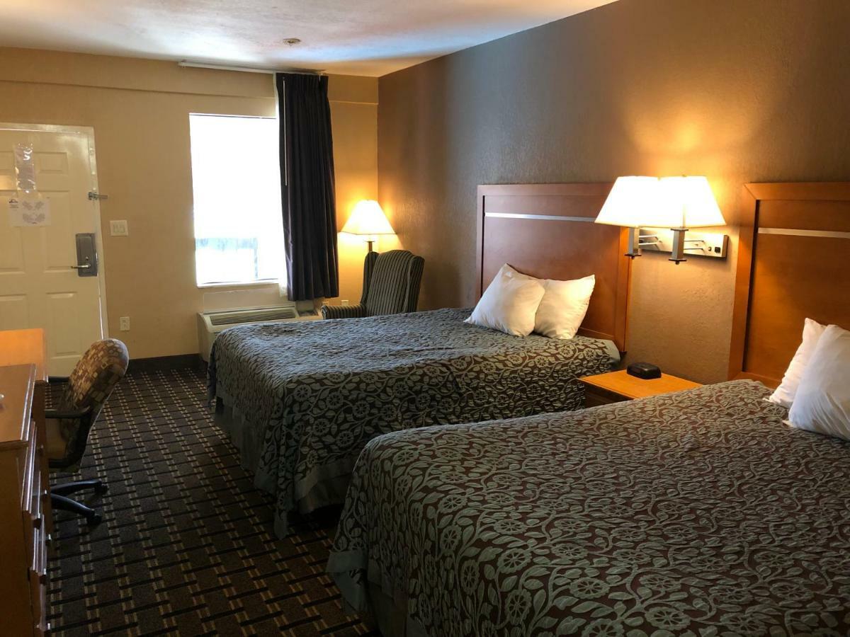 Days Inn By Wyndham Columbus Exterior foto