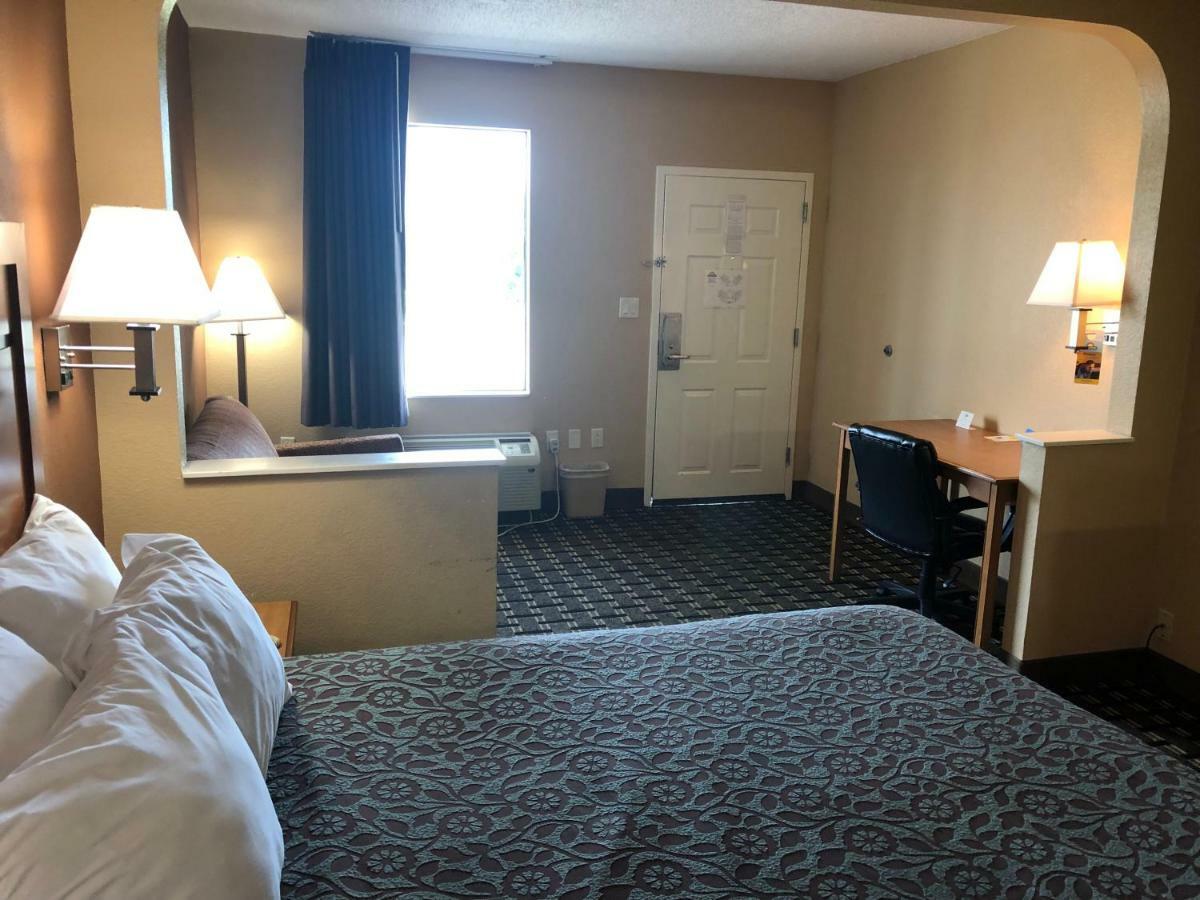 Days Inn By Wyndham Columbus Exterior foto